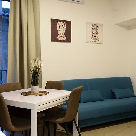 La Casa Di Carta Al Duomo Apartment คาตาเนีย ภายนอก รูปภาพ